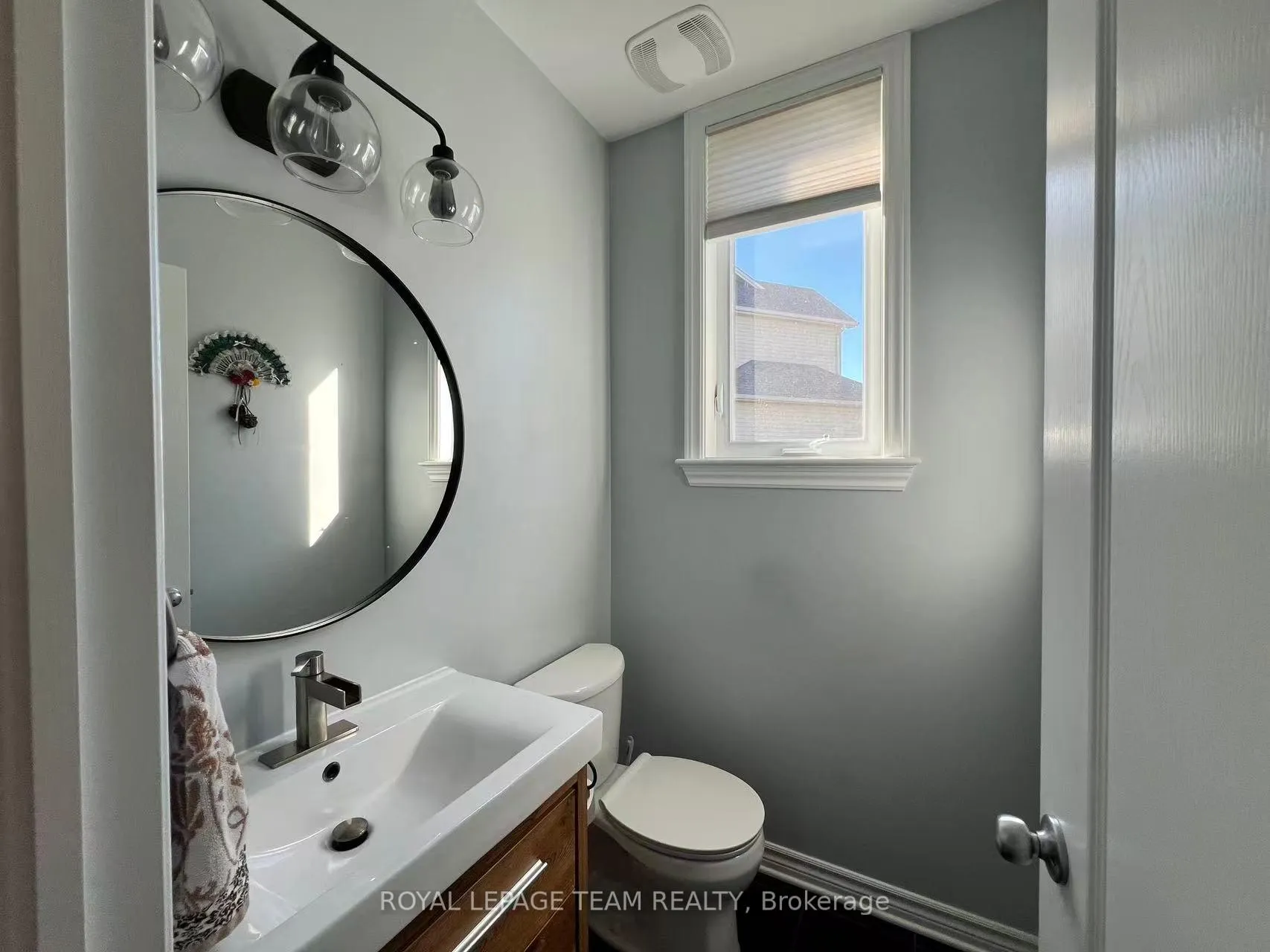 Photo 6 of 1097 Northgraves Crescent, Ottawa, Kanata - Emerald Meadows/Trailwest — HOMEH