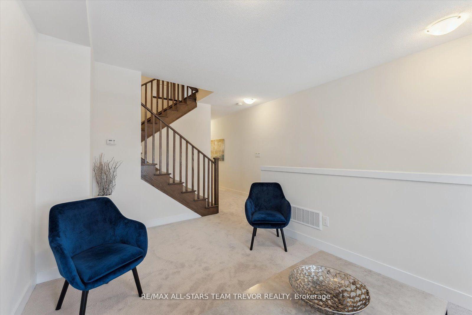 Photo 3 of 35 Mikayla Lane, Markham, Cornell — HOMEH
