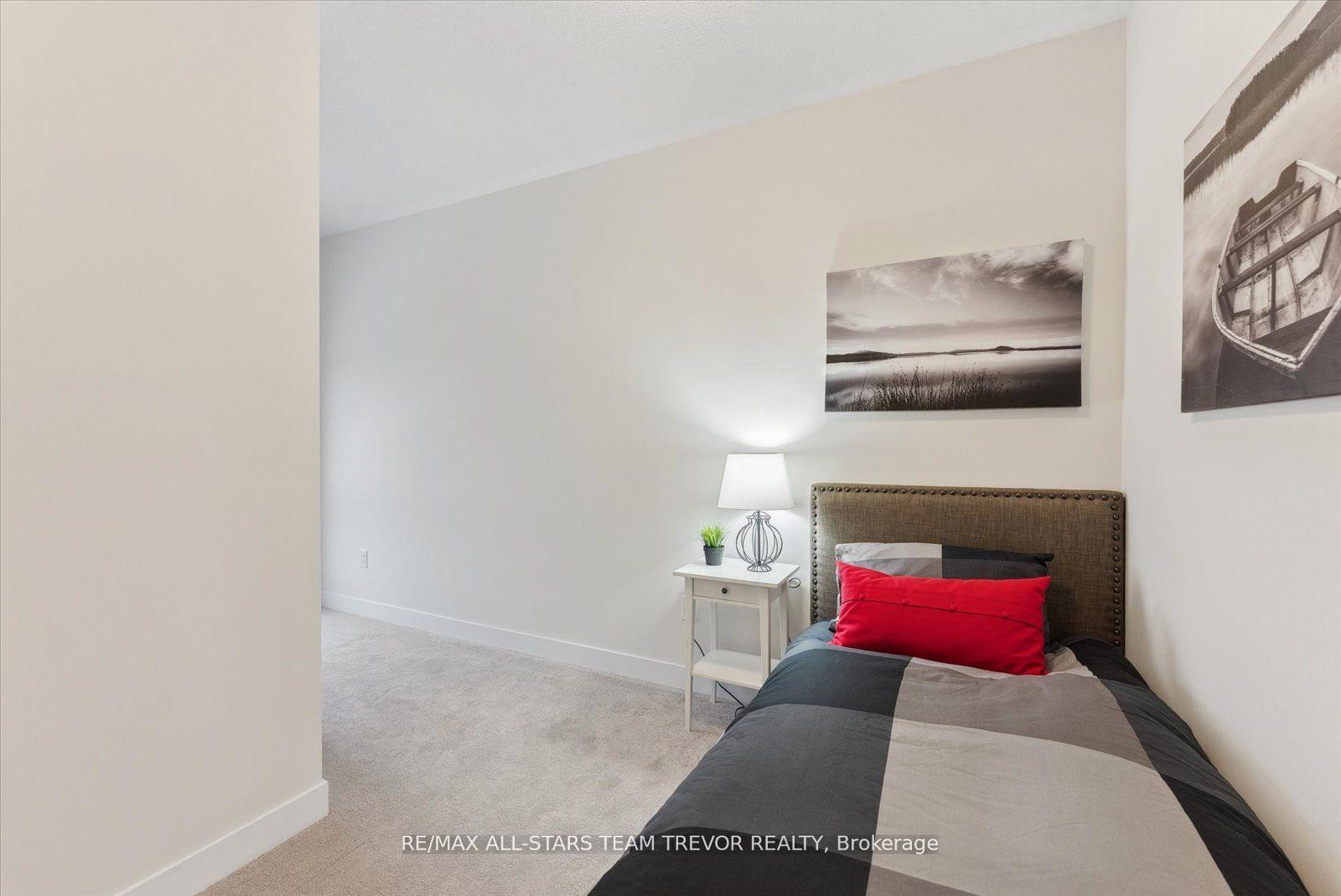 Photo 25 of 35 Mikayla Lane, Markham, Cornell — HOMEH