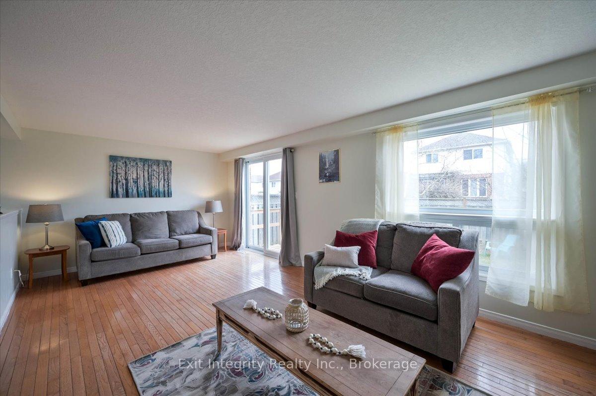 Photo 7 of 102 Bridlewreath Street, Kitchener — HOMEH