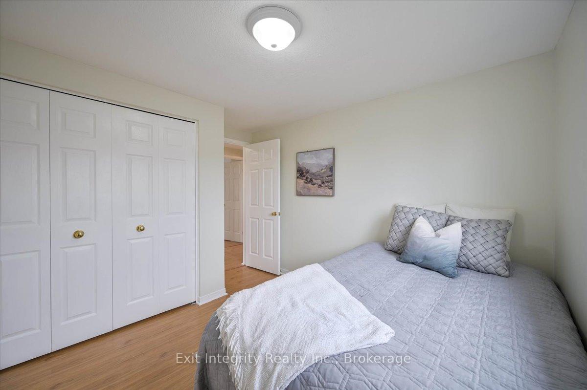 Photo 16 of 102 Bridlewreath Street, Kitchener — HOMEH