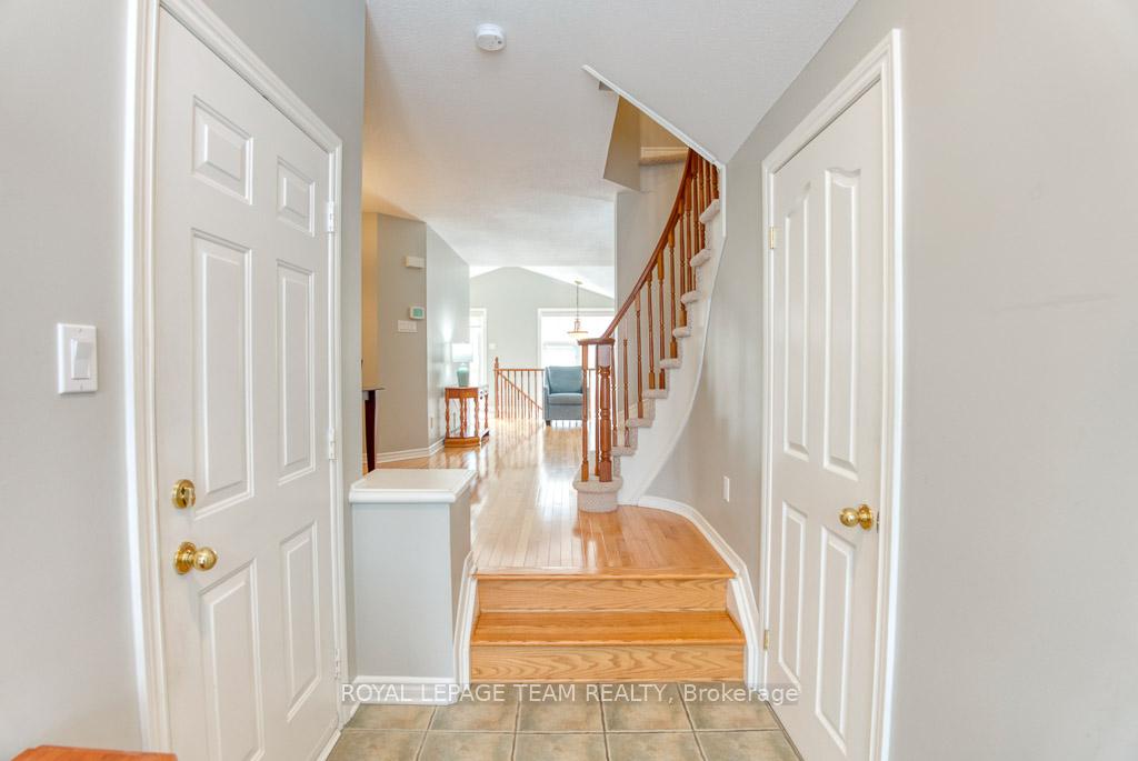 Photo 3 of 80 Saddlesmith Circle, Ottawa, Kanata - Emerald Meadows/Trailwest — HOMEH