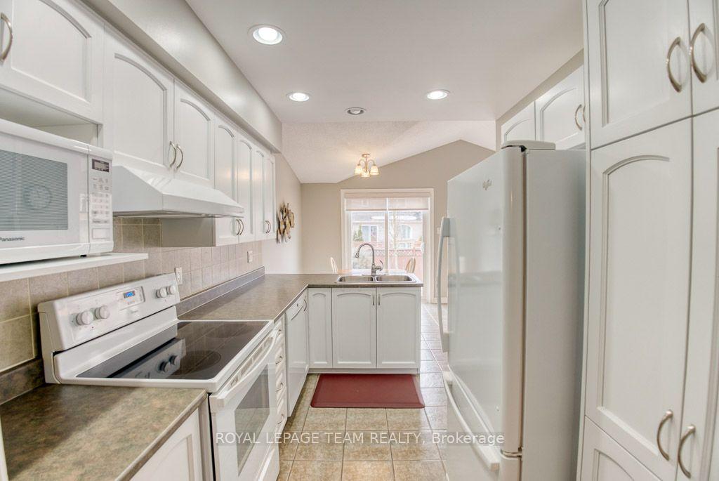 Photo 7 of 80 Saddlesmith Circle, Ottawa, Kanata - Emerald Meadows/Trailwest — HOMEH