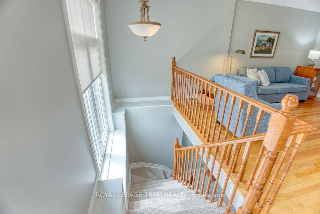 Photo 10 of 80 Saddlesmith Circle, Ottawa, Kanata - Emerald Meadows/Trailwest — HOMEH
