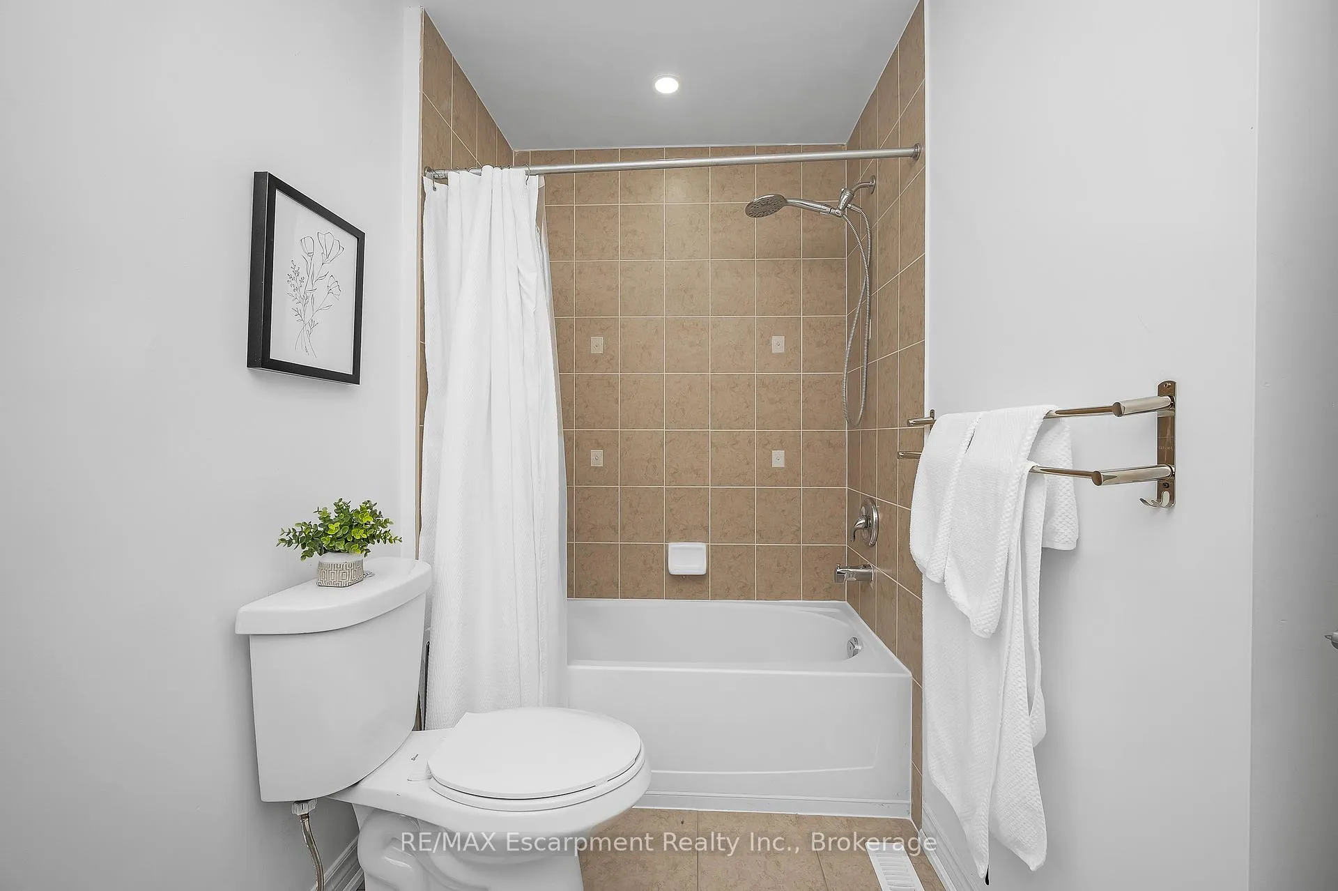 Photo 26 of 171 Huddlestone Crescent, Milton, Scott — HOMEH