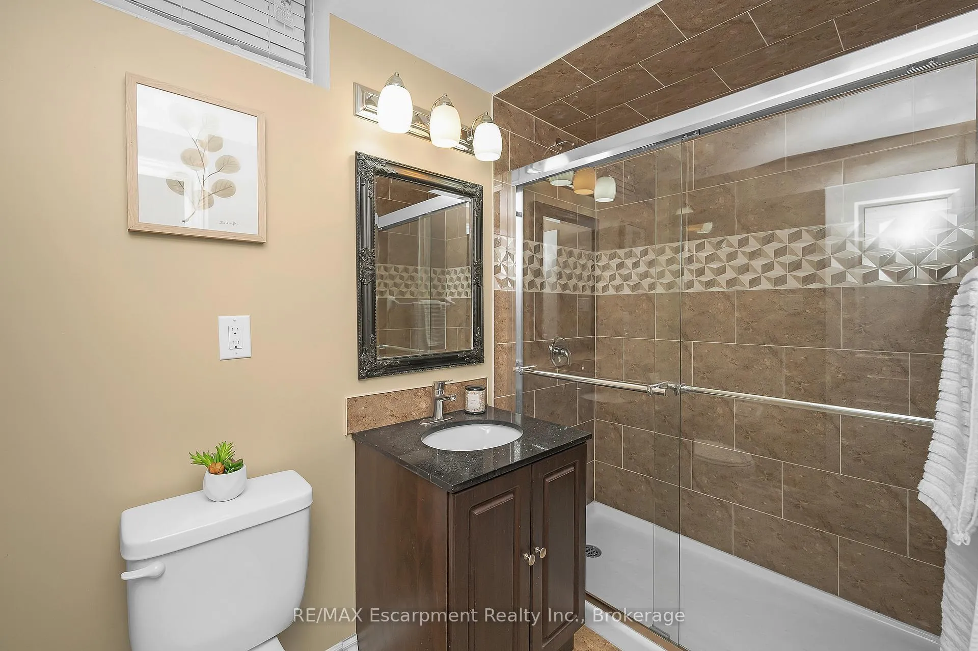 Photo 34 of 171 Huddlestone Crescent, Milton, Scott — HOMEH
