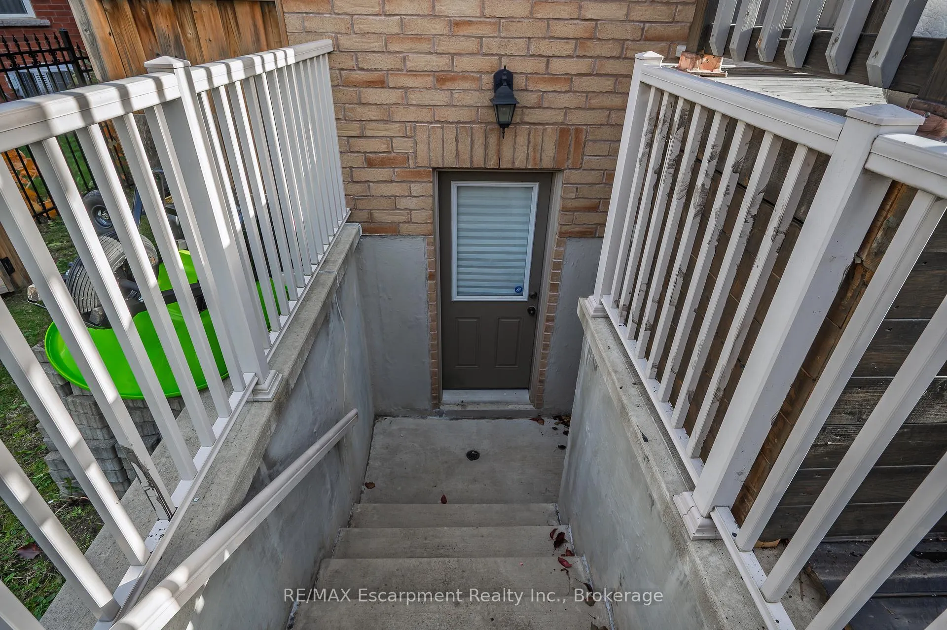 Photo 38 of 171 Huddlestone Crescent, Milton, Scott — HOMEH