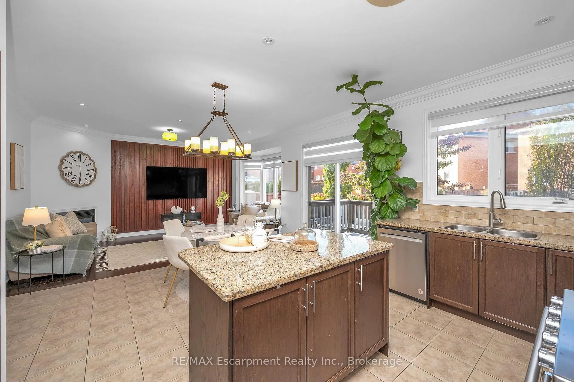 Photo 41 of 171 Huddlestone Crescent, Milton, Scott — HOMEH