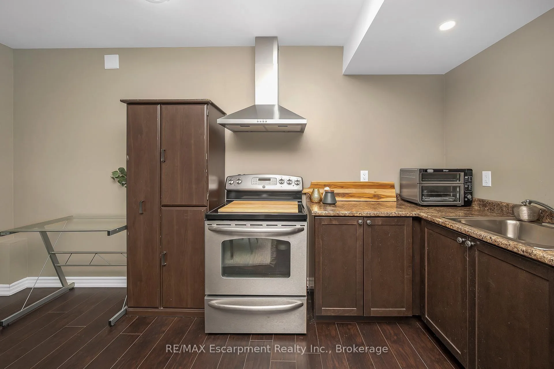 Photo 42 of 171 Huddlestone Crescent, Milton, Scott — HOMEH