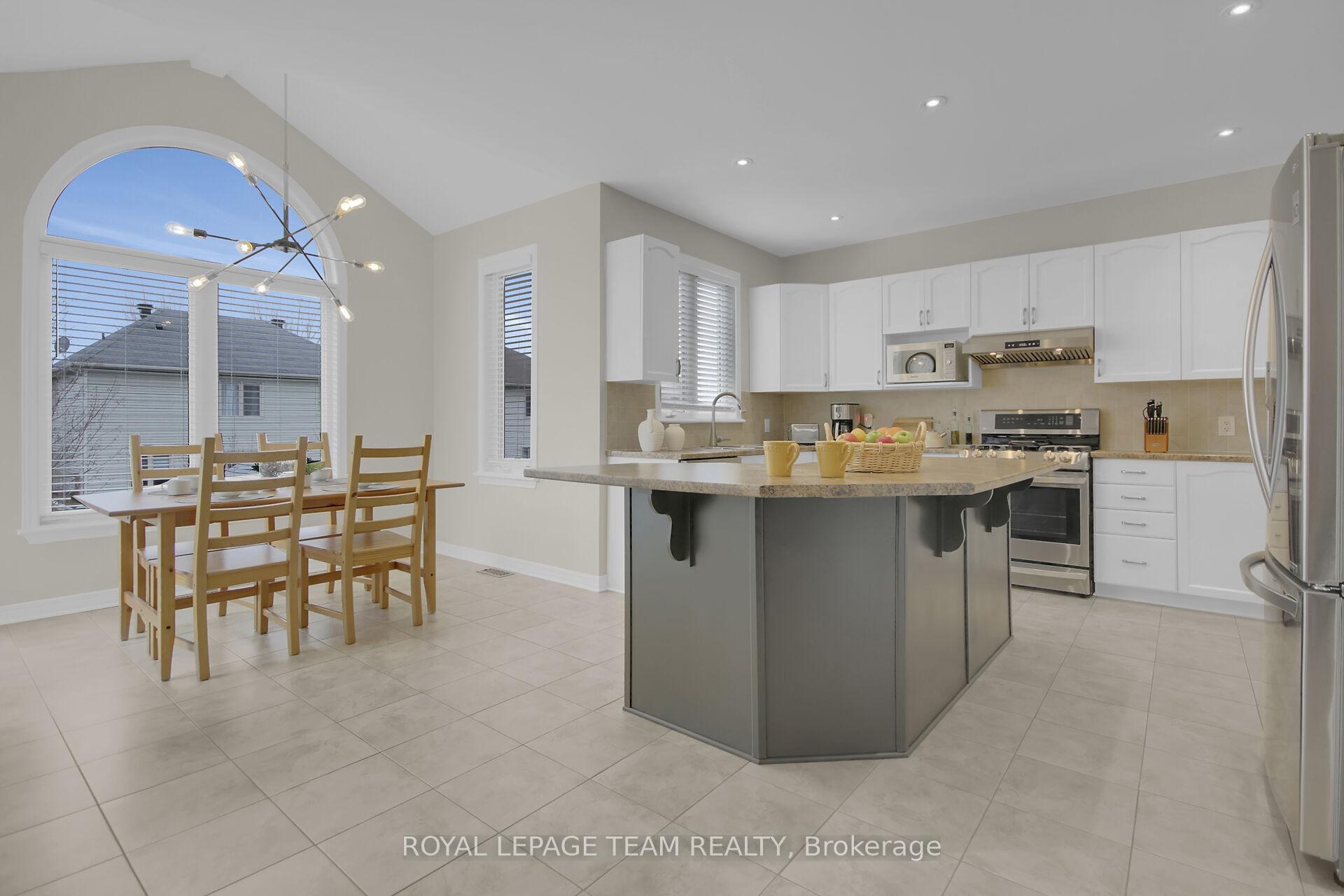 Photo 8 of 738 Kilmar Crescent, Ottawa, Kanata - Kanata Lakes/Heritage Hills — HOMEH
