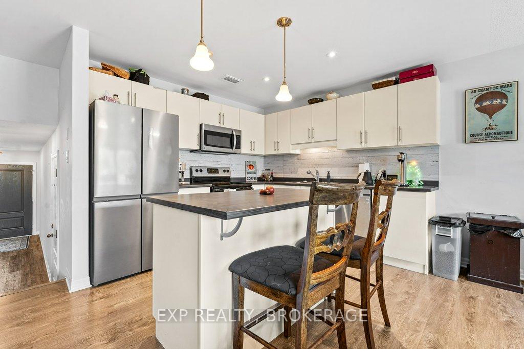 Photo 13 of 920 Blossom Street, Kingston, City Northwest — HOMEH