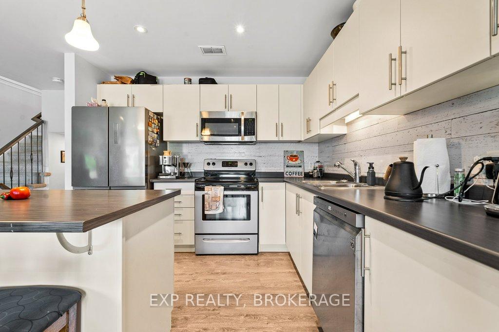 Photo 15 of 920 Blossom Street, Kingston, City Northwest — HOMEH