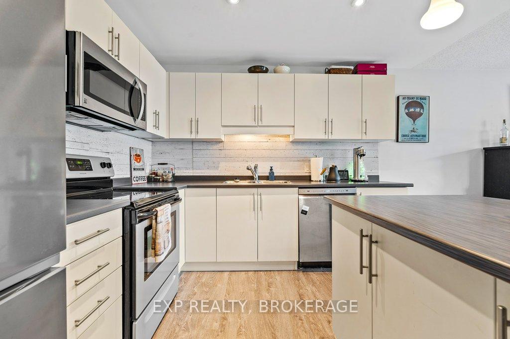 Photo 16 of 920 Blossom Street, Kingston, City Northwest — HOMEH