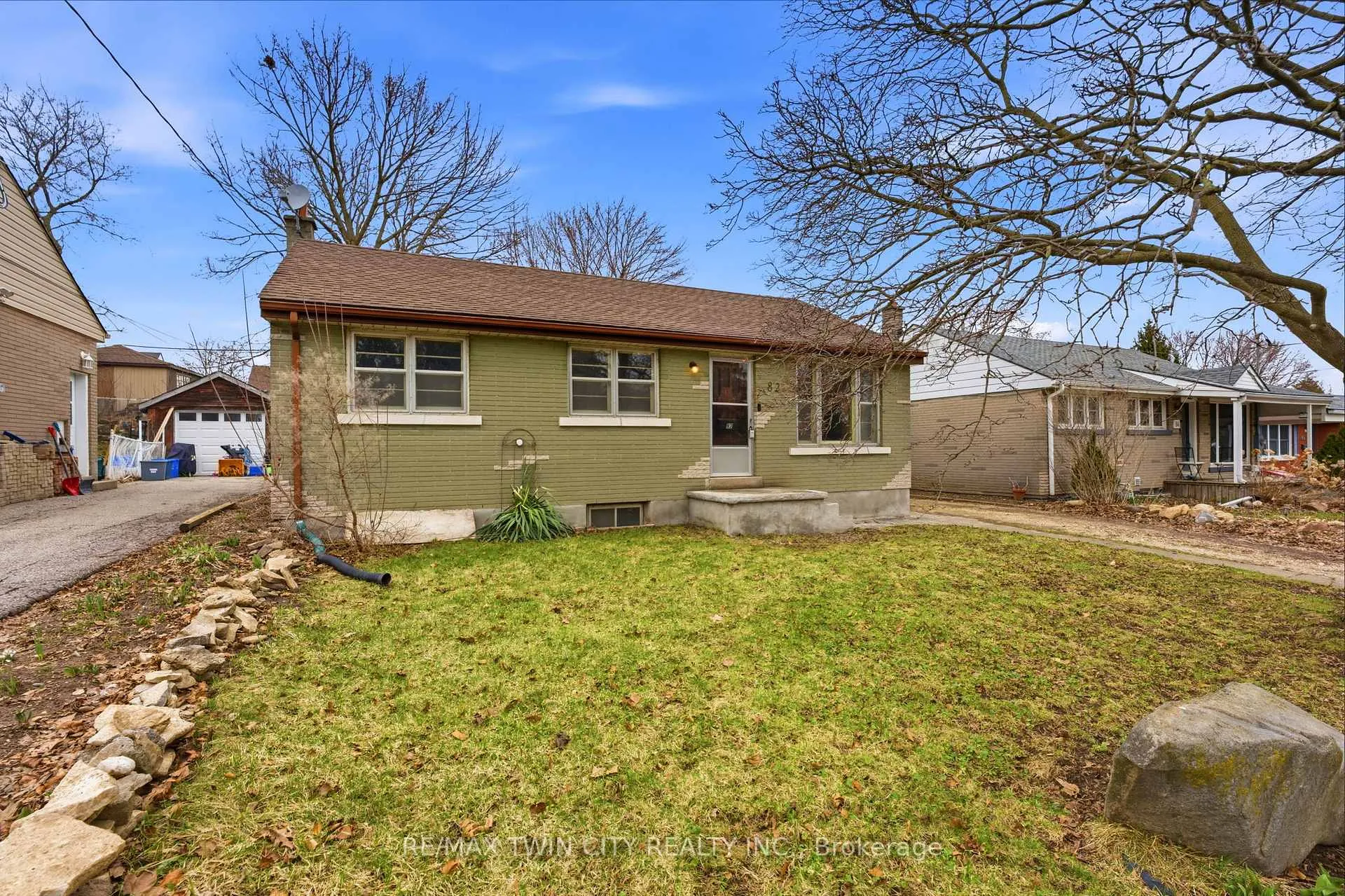 Photo 3 of 82 Glenview Avenue, Cambridge — HOMEH