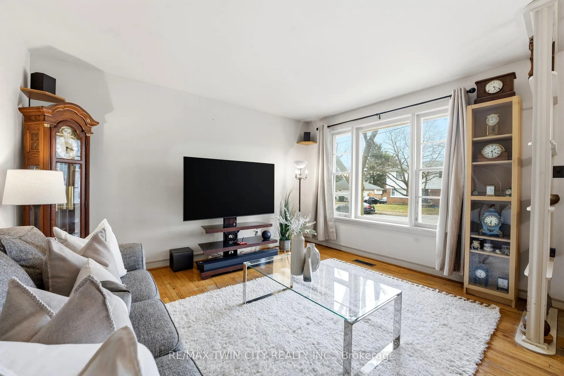 Photo 5 of 82 Glenview Avenue, Cambridge — HOMEH