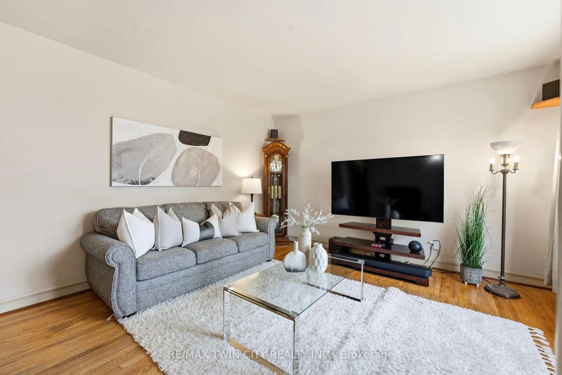 Photo 6 of 82 Glenview Avenue, Cambridge — HOMEH