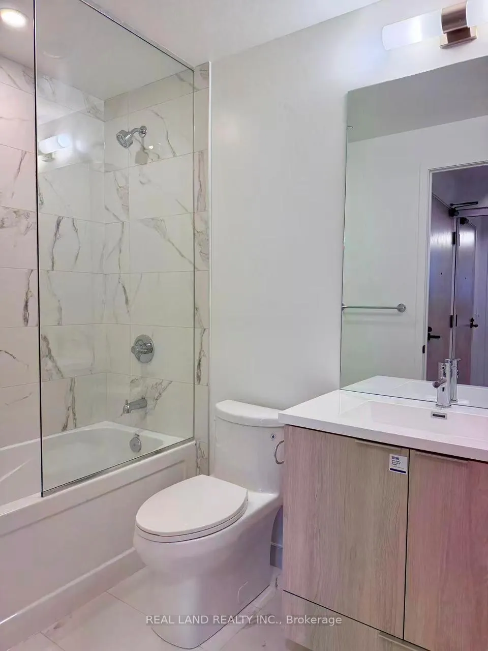 Photo 28 of Unit 4615, 8 Interchange Way, Vaughan, Vaughan Corporate Centre — HOMEH