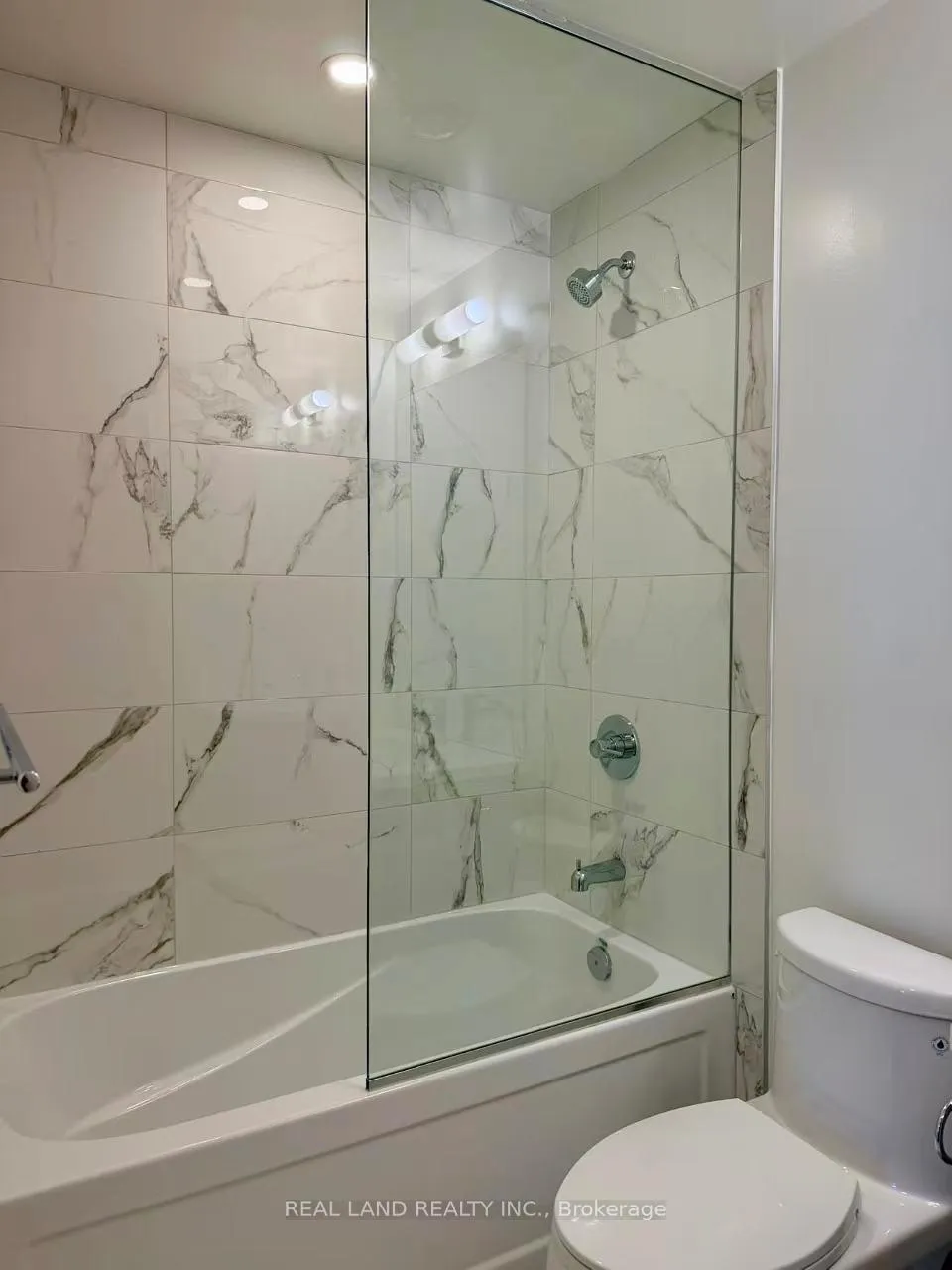 Photo 33 of Unit 4615, 8 Interchange Way, Vaughan, Vaughan Corporate Centre — HOMEH