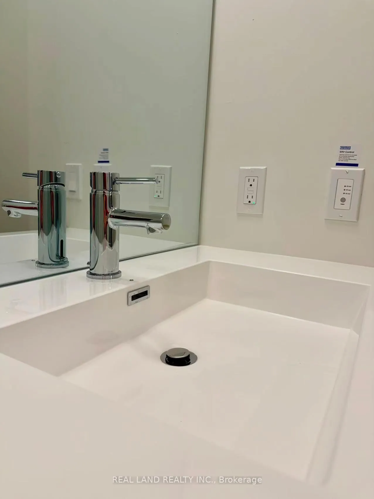 Photo 39 of Unit 4615, 8 Interchange Way, Vaughan, Vaughan Corporate Centre — HOMEH