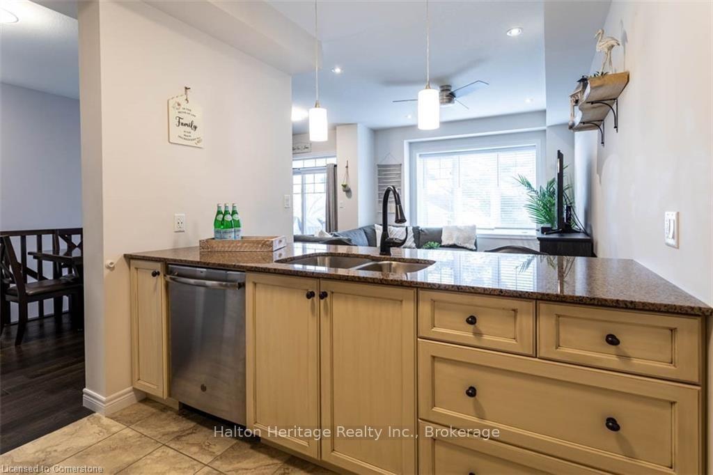Photo 5 of Unit 5, 1169 Garner Road E, Hamilton, Meadowlands — HOMEH