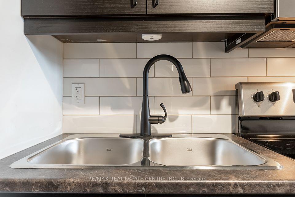 Photo 5 of Unit 2, 676 Rymal Road E, Hamilton, Greeningdon — HOMEH