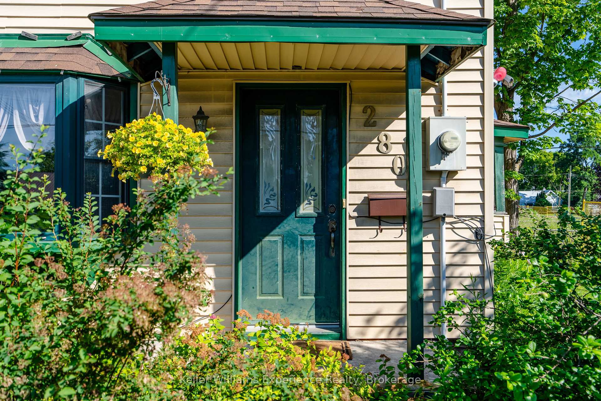 Photo 3 of 280 Hugel Avenue, Midland — HOMEH