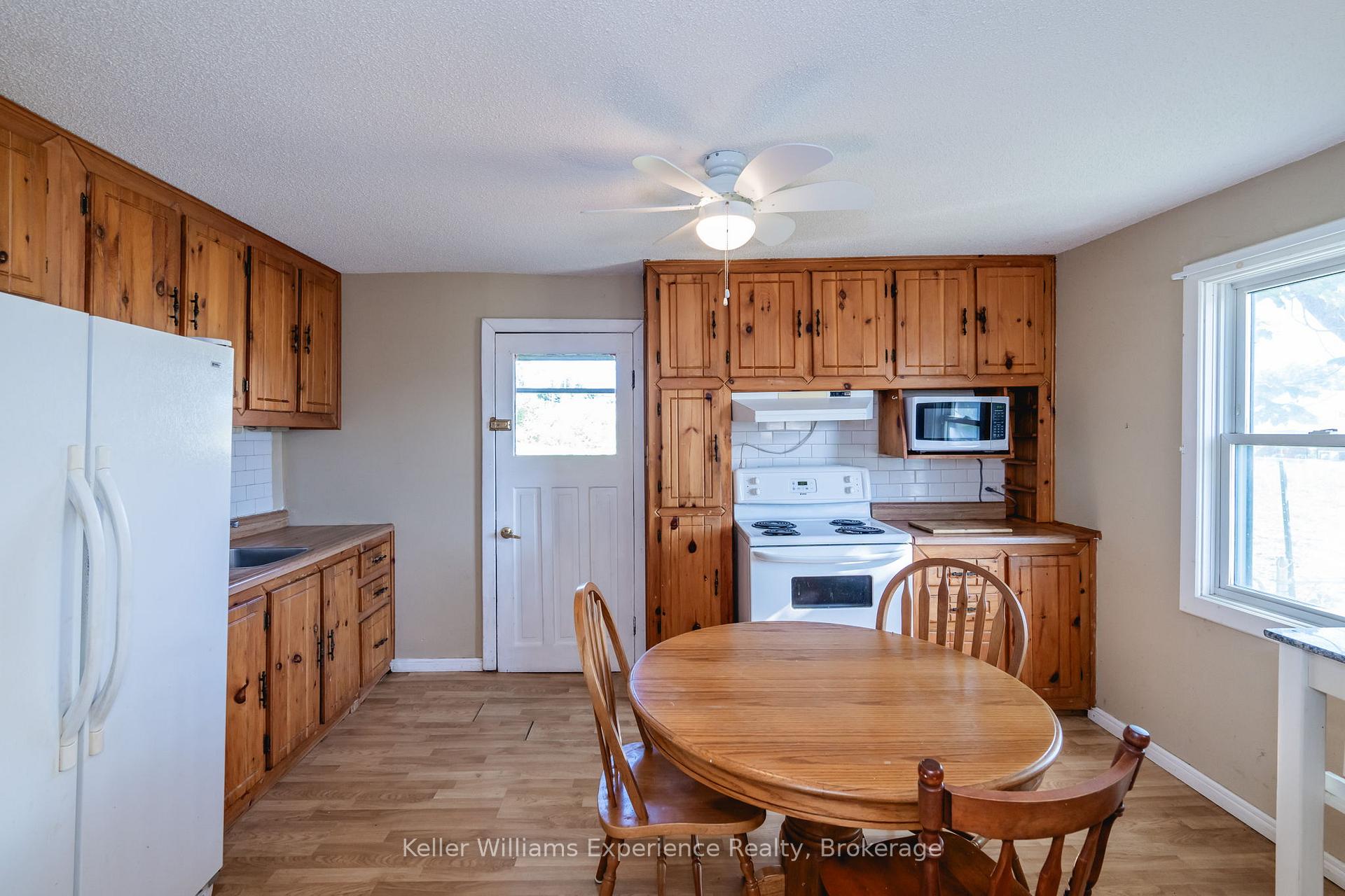 Photo 6 of 280 Hugel Avenue, Midland — HOMEH