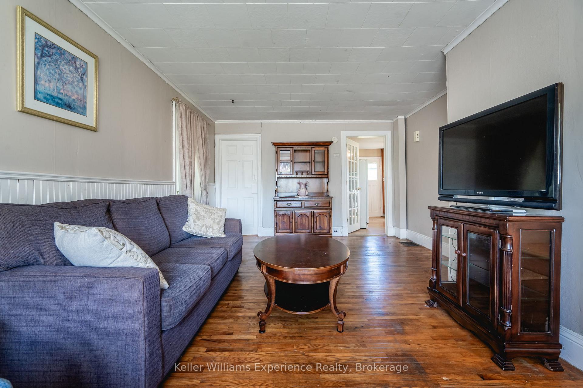 Photo 11 of 280 Hugel Avenue, Midland — HOMEH