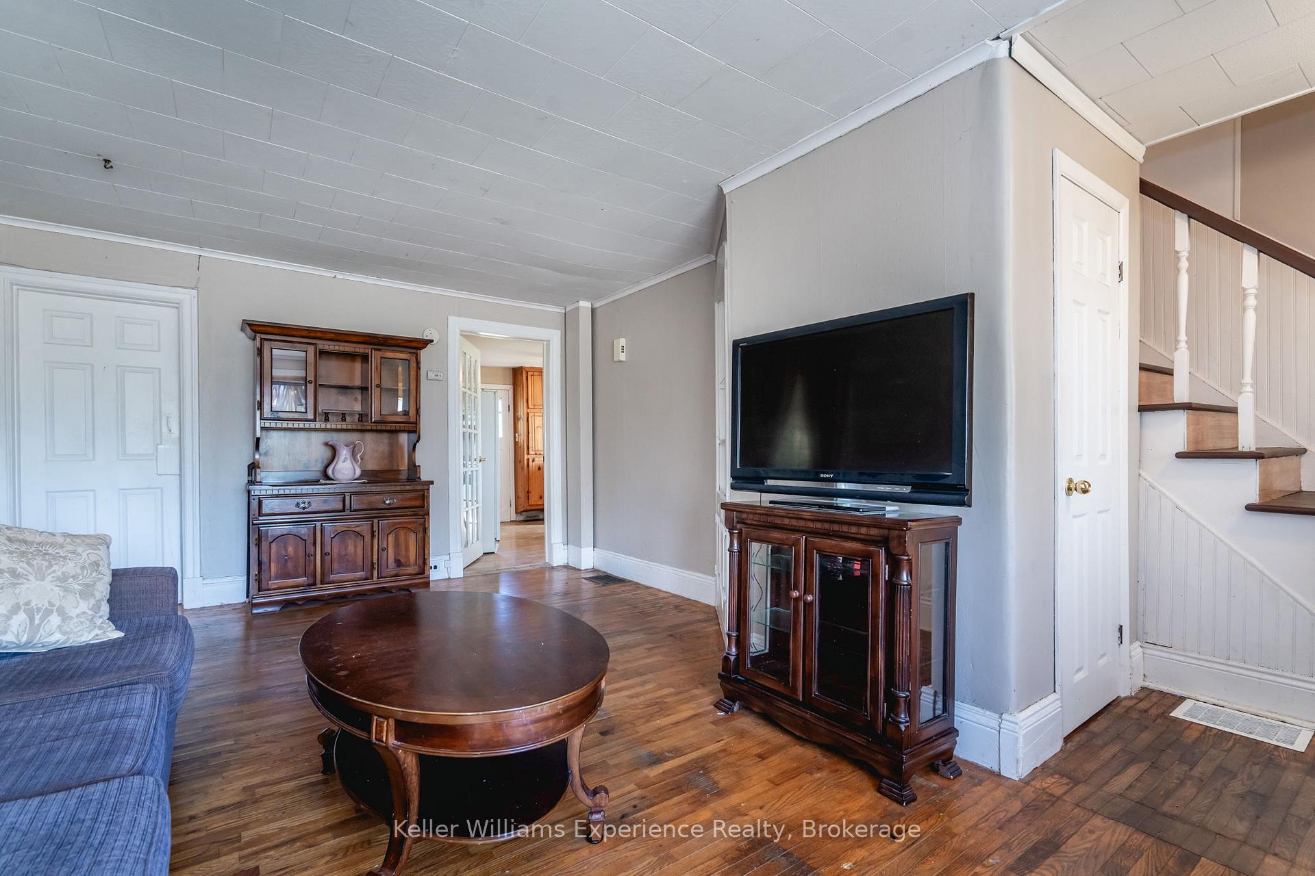 Photo 13 of 280 Hugel Avenue, Midland — HOMEH