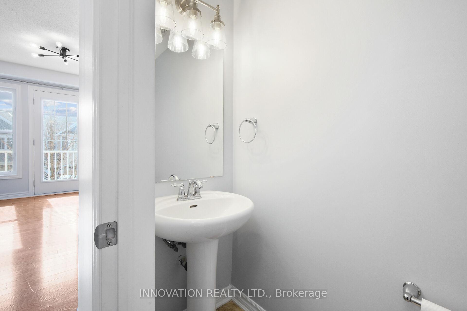 Photo 6 of 613 Foxlight Circle, Ottawa, Kanata - Emerald Meadows/Trailwest — HOMEH