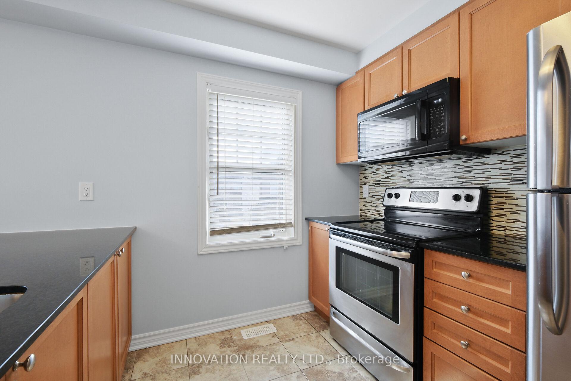 Photo 8 of 613 Foxlight Circle, Ottawa, Kanata - Emerald Meadows/Trailwest — HOMEH