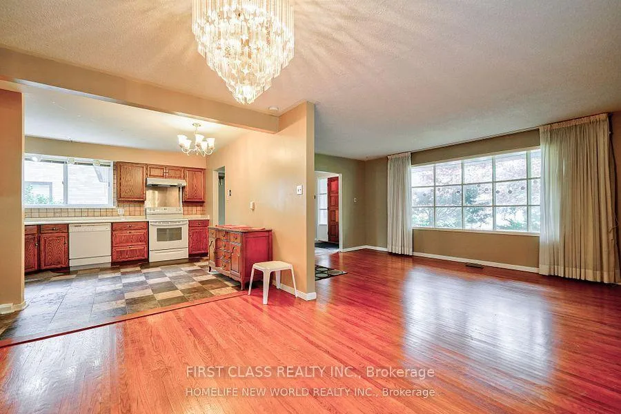 Photo 4 of 24 Markhaven Road, Markham, Unionville — HOMEH
