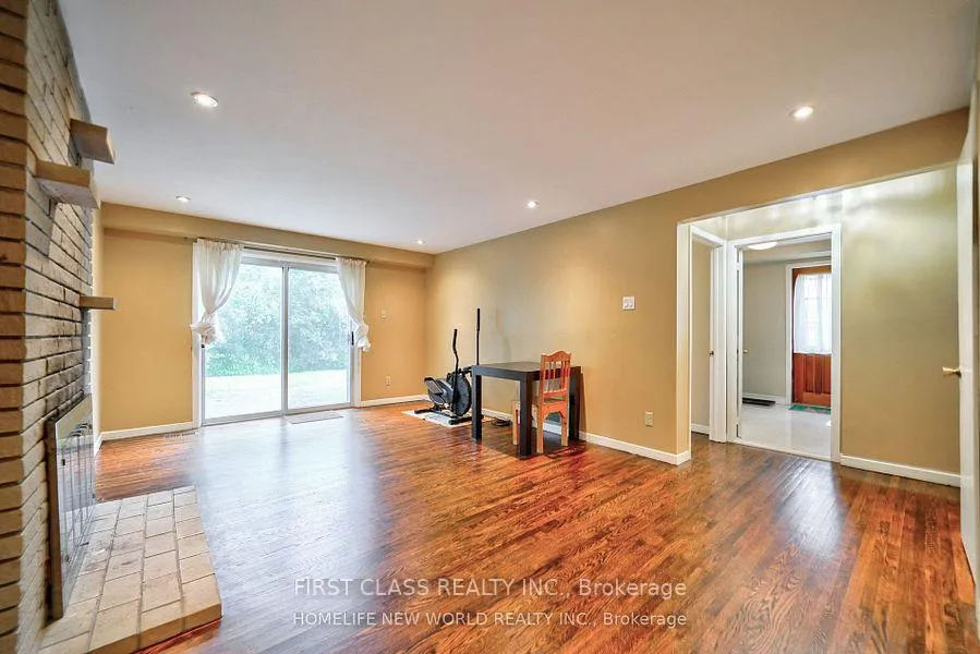 Photo 8 of 24 Markhaven Road, Markham, Unionville — HOMEH