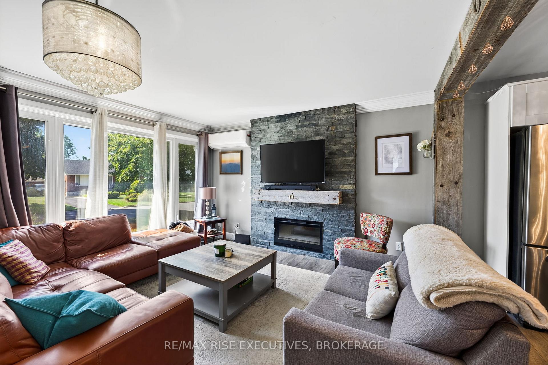Photo 5 of 309 Arrowhead Place, Kingston, West of Sir John A. Blvd — HOMEH