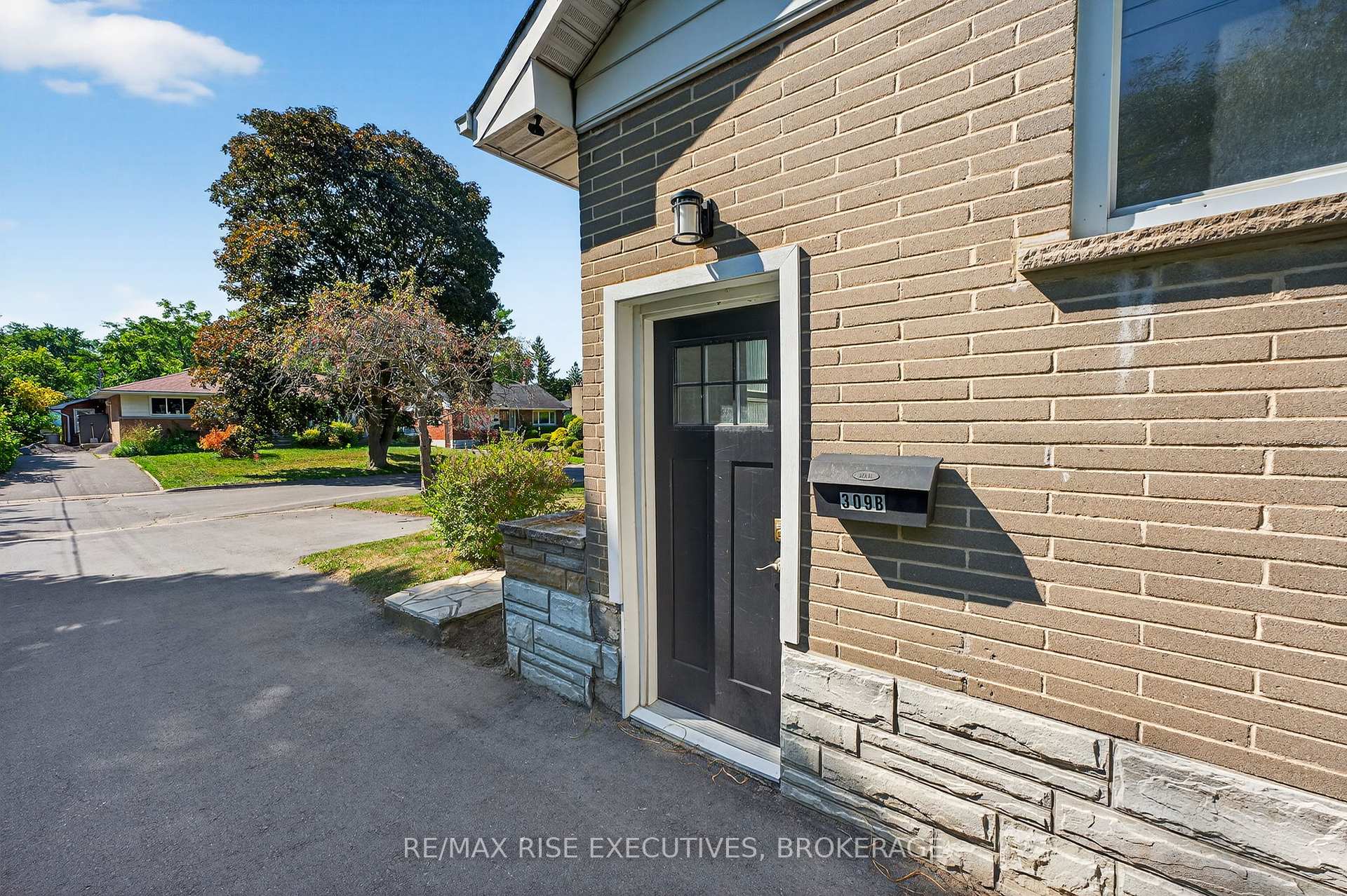 Photo 19 of 309 Arrowhead Place, Kingston, West of Sir John A. Blvd — HOMEH