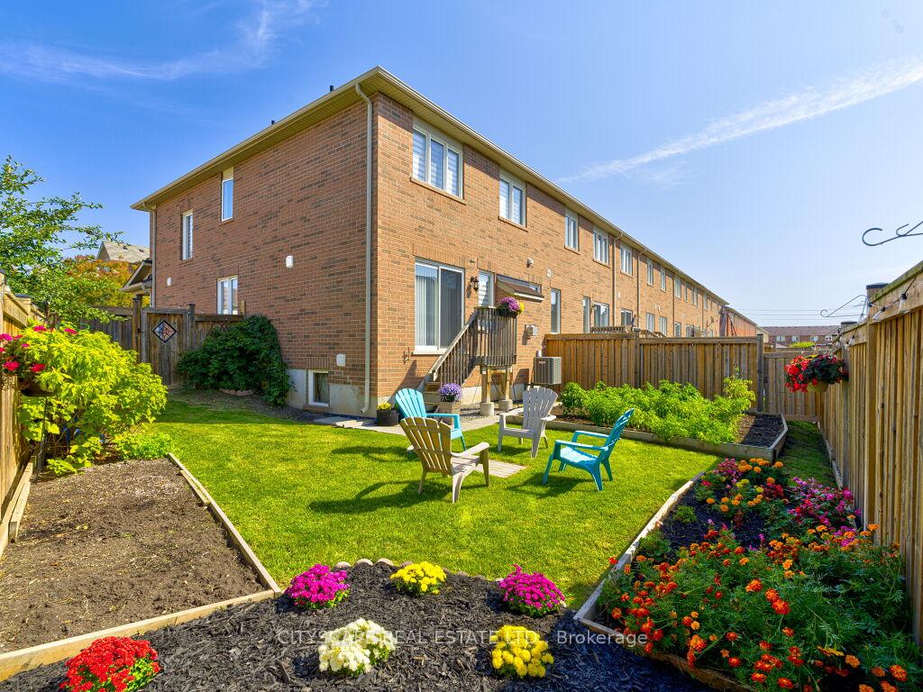 Photo 41 of 265 Mortimer Crescent, Milton, Harrison — HOMEH
