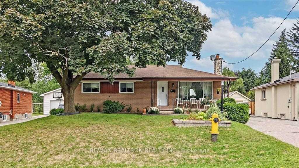 Photo 1 of 6 Winlaw Place, Markham, Old Markham Village — HOMEH