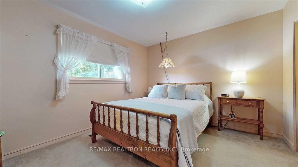 Photo 12 of 6 Winlaw Place, Markham, Old Markham Village — HOMEH