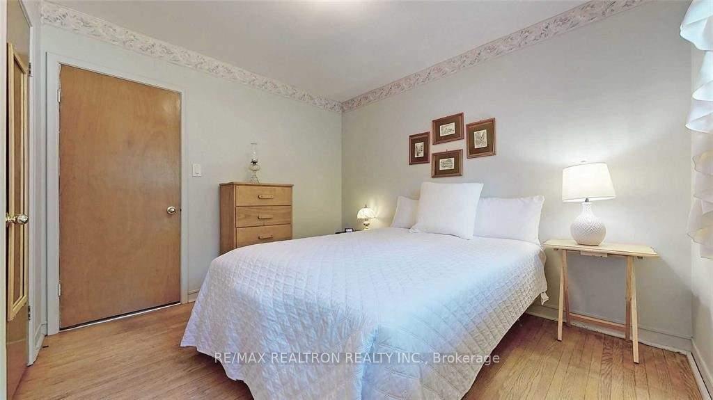 Photo 14 of 6 Winlaw Place, Markham, Old Markham Village — HOMEH