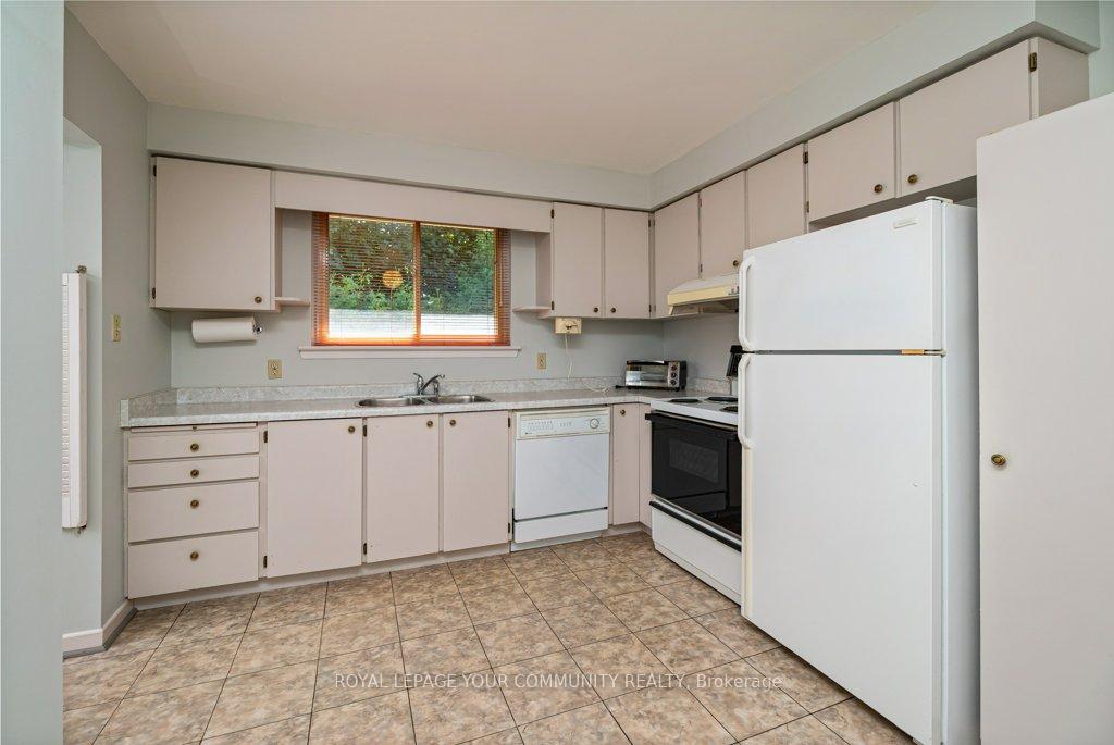 Photo 6 of 15 Stornoway Crescent, Markham, Royal Orchard — HOMEH