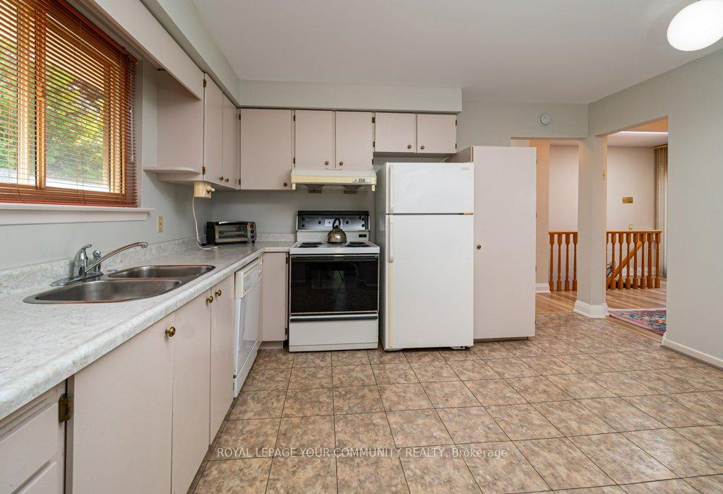 Photo 7 of 15 Stornoway Crescent, Markham, Royal Orchard — HOMEH