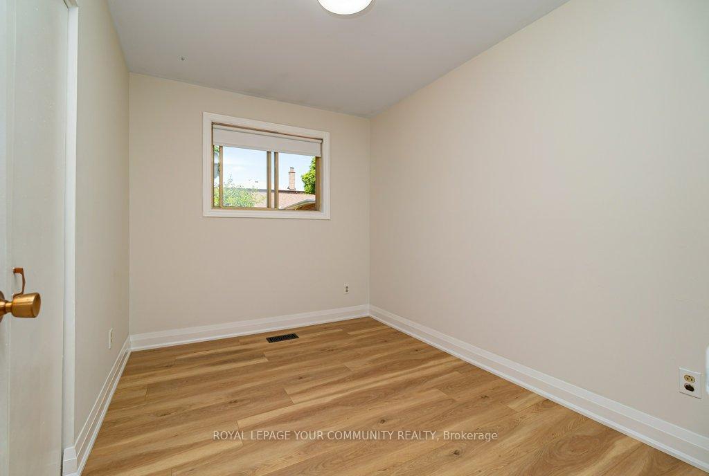 Photo 12 of 15 Stornoway Crescent, Markham, Royal Orchard — HOMEH