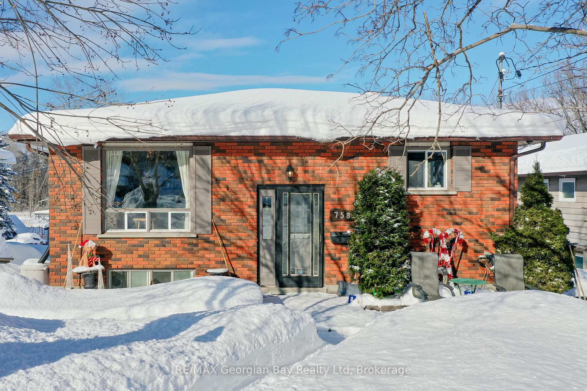 Photo 1 of 758 Ontario Street, Midland — HOMEH
