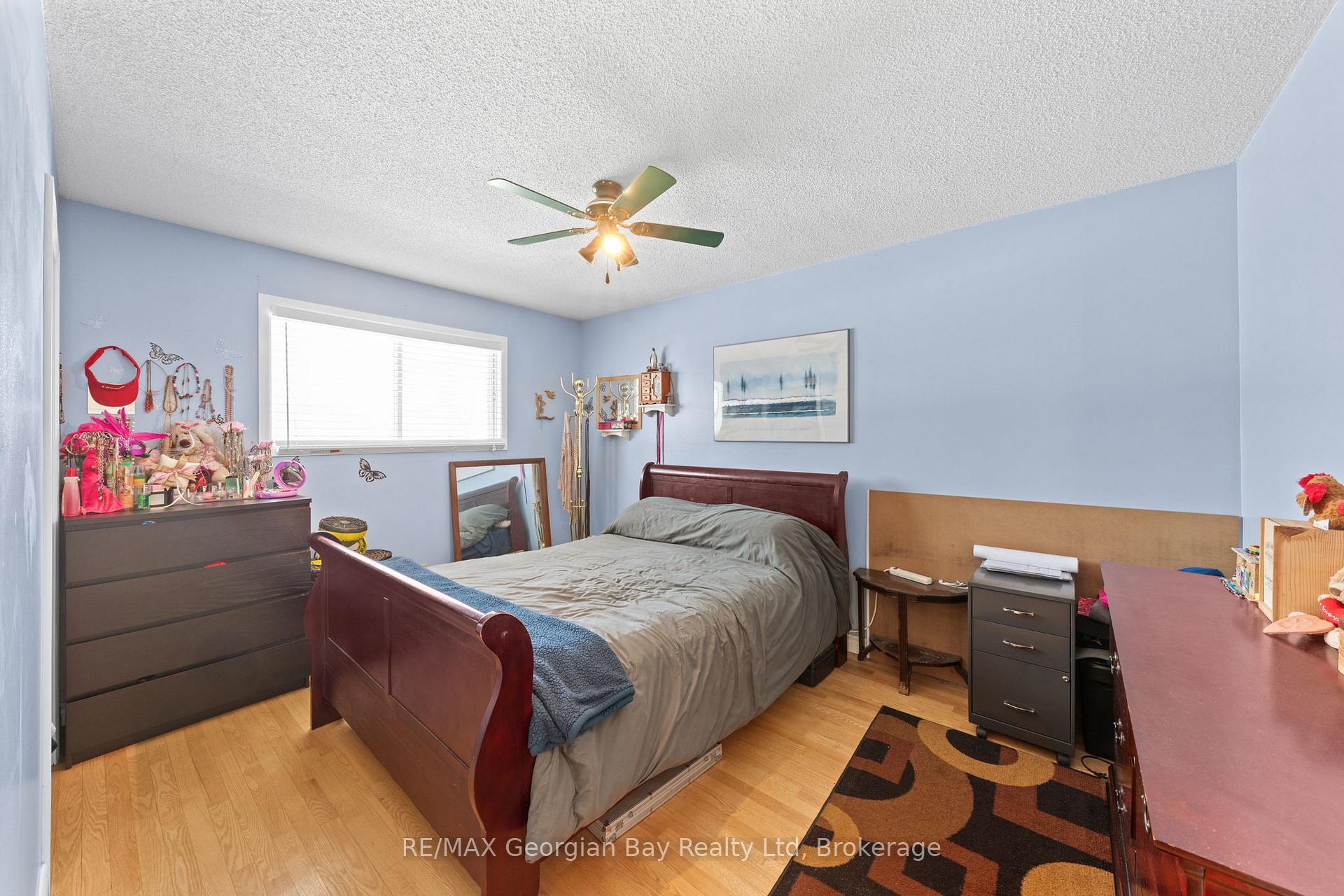 Photo 16 of 758 Ontario Street, Midland — HOMEH