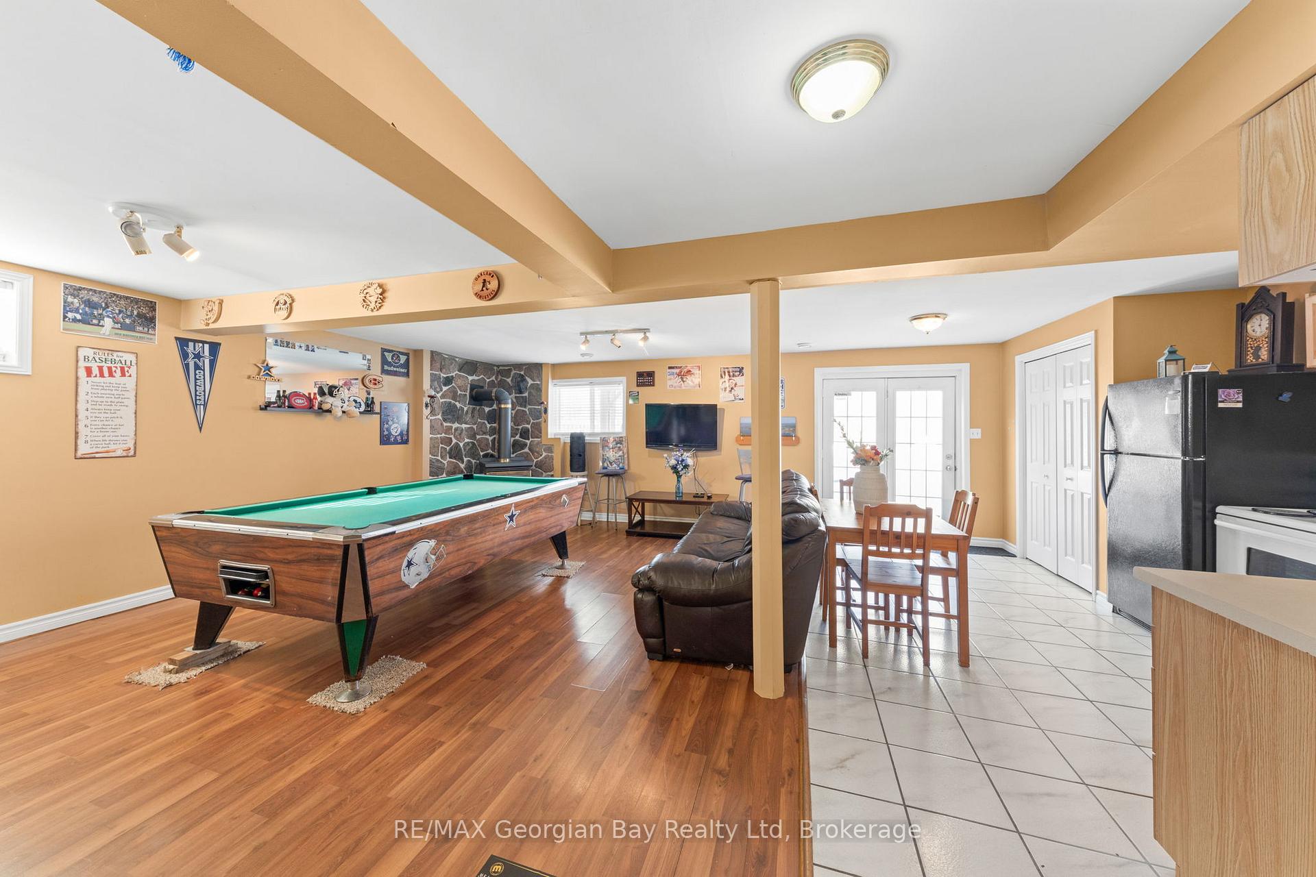 Photo 24 of 758 Ontario Street, Midland — HOMEH