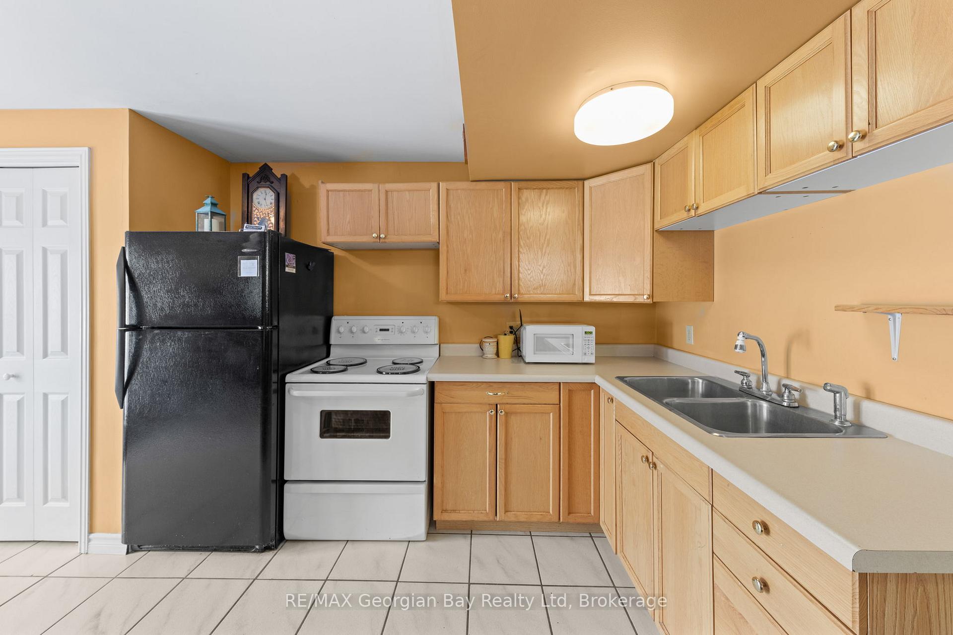 Photo 26 of 758 Ontario Street, Midland — HOMEH