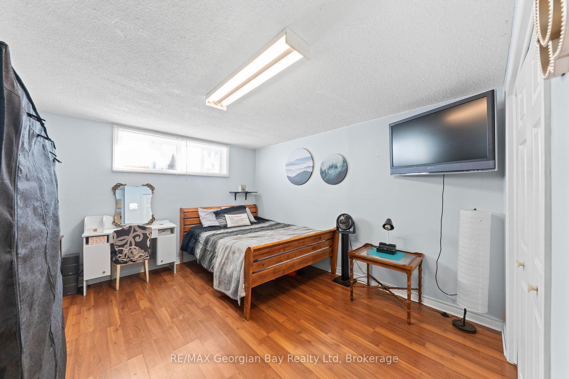 Photo 33 of 758 Ontario Street, Midland — HOMEH