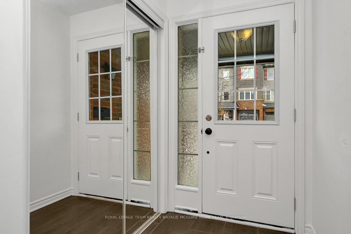 Photo 2 of 418 Coldwater Crescent, Ottawa, Kanata - Emerald Meadows/Trailwest — HOMEH