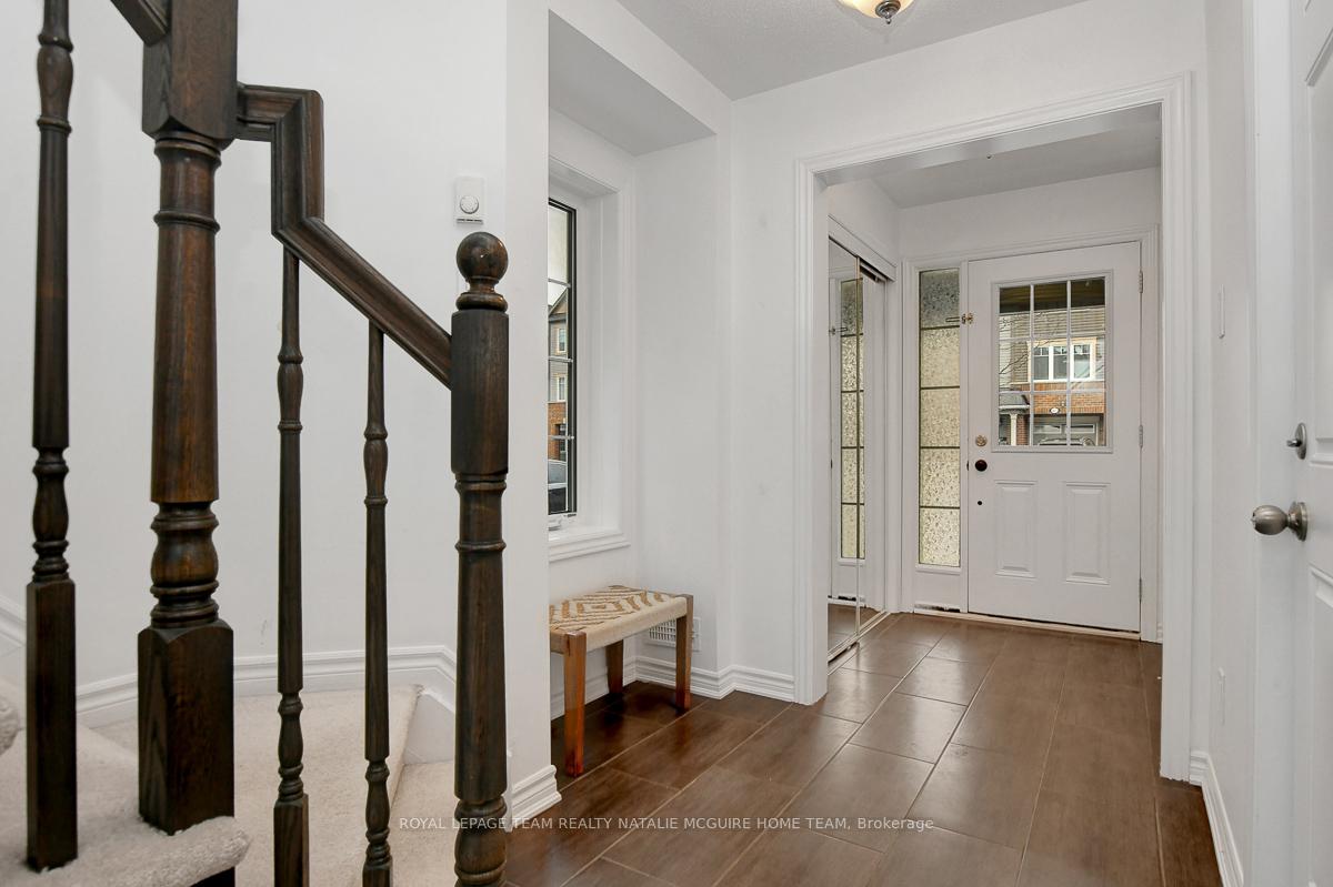 Photo 4 of 418 Coldwater Crescent, Ottawa, Kanata - Emerald Meadows/Trailwest — HOMEH