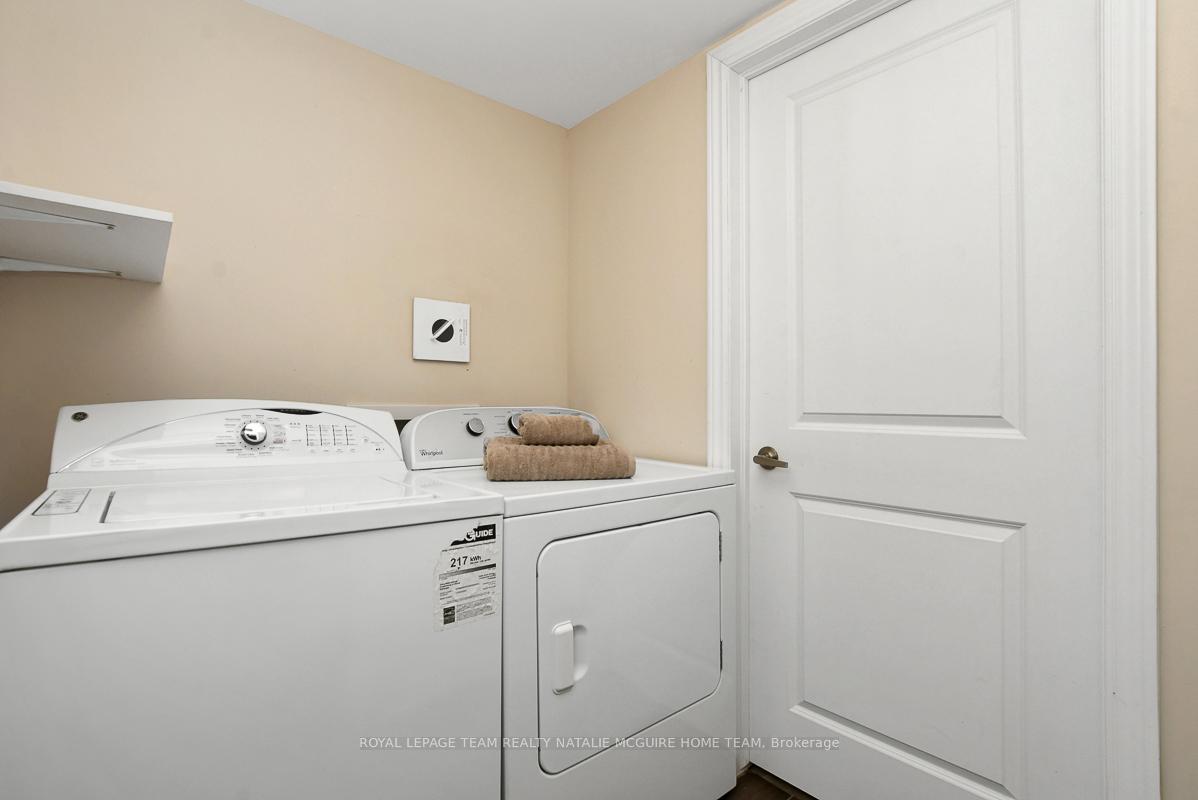 Photo 8 of 418 Coldwater Crescent, Ottawa, Kanata - Emerald Meadows/Trailwest — HOMEH